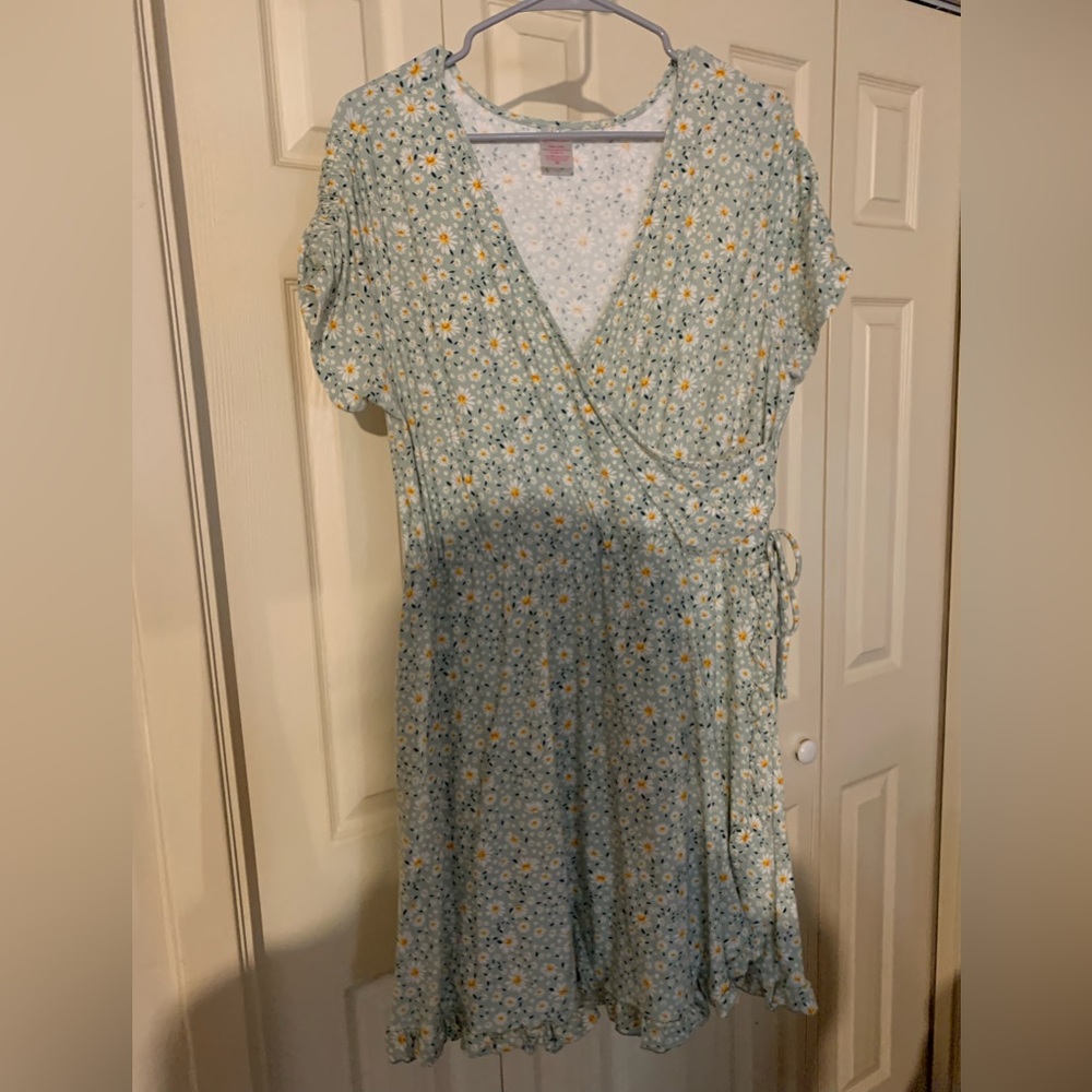 NoBoundaries floral wrap dress, size 2XL